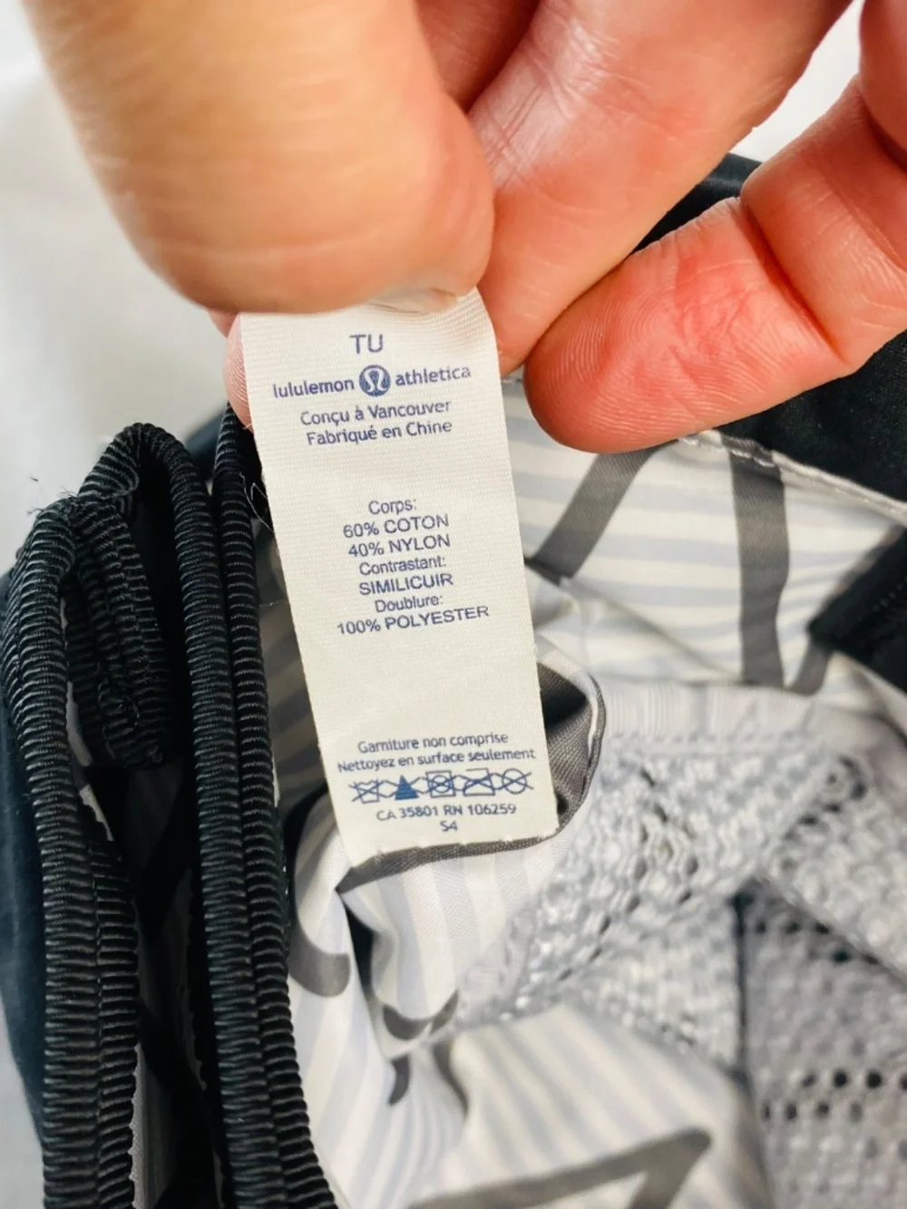 Lululemon Party Om Bag Crossbody in Black